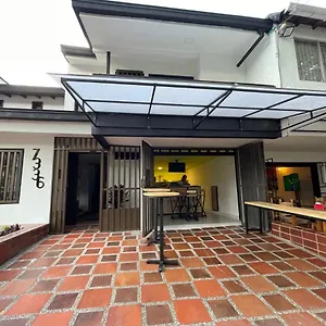 Hotel Casa 73 - Zona Estadio, Medellín