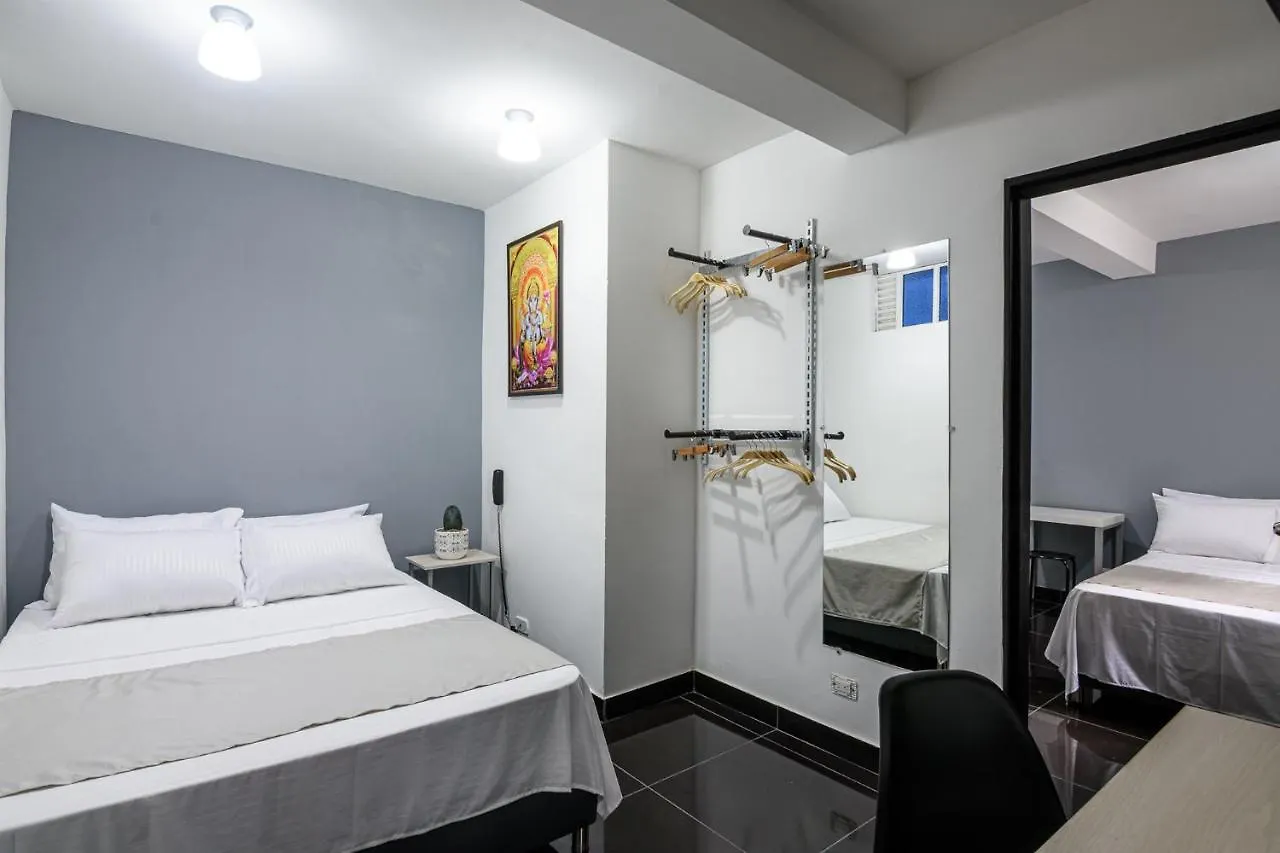 Alma Bed & Breakfast Medellin 2*,